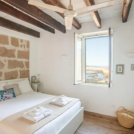 Waterfront Apartment *