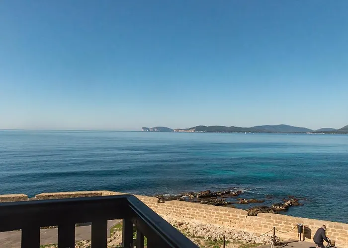 Waterfront * Αλγκέρο